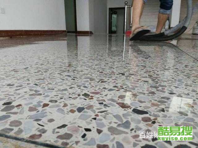 旧房翻新花对钱！北京水磨石地面翻新每平米报价+避坑实操全攻略